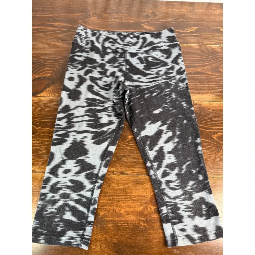 Nike Dri-FIT Gray T-Shirt Soccer Graphic Tee Women's Medium Athletic Top & Pants